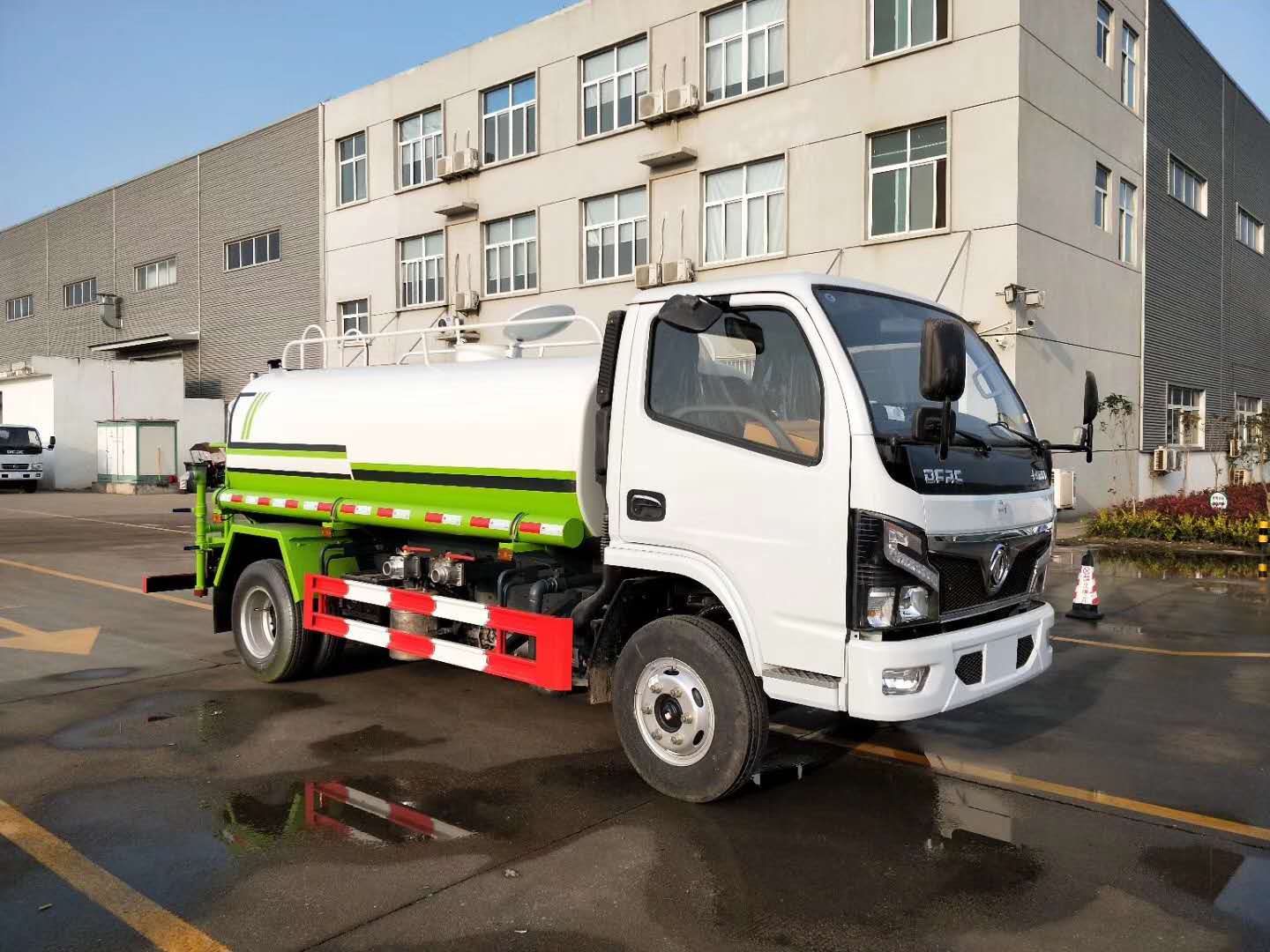 國(guó)六東風(fēng)福瑞卡5噸灑水車