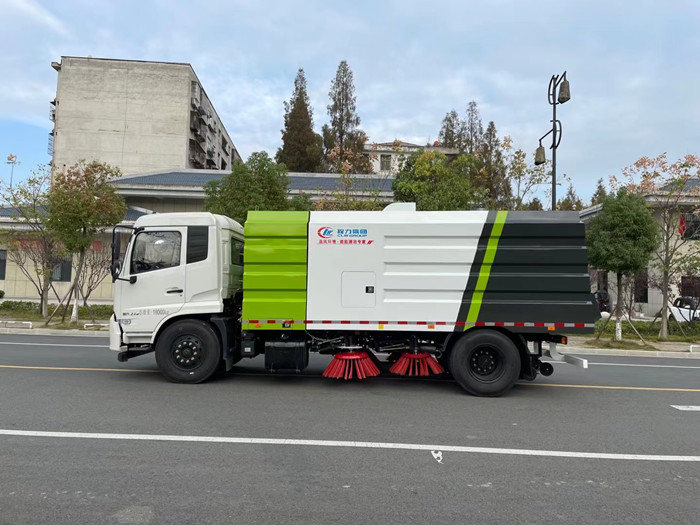 國(guó)六東風(fēng)天錦掃路車(chē)-程力洗掃車(chē)廠(chǎng)家